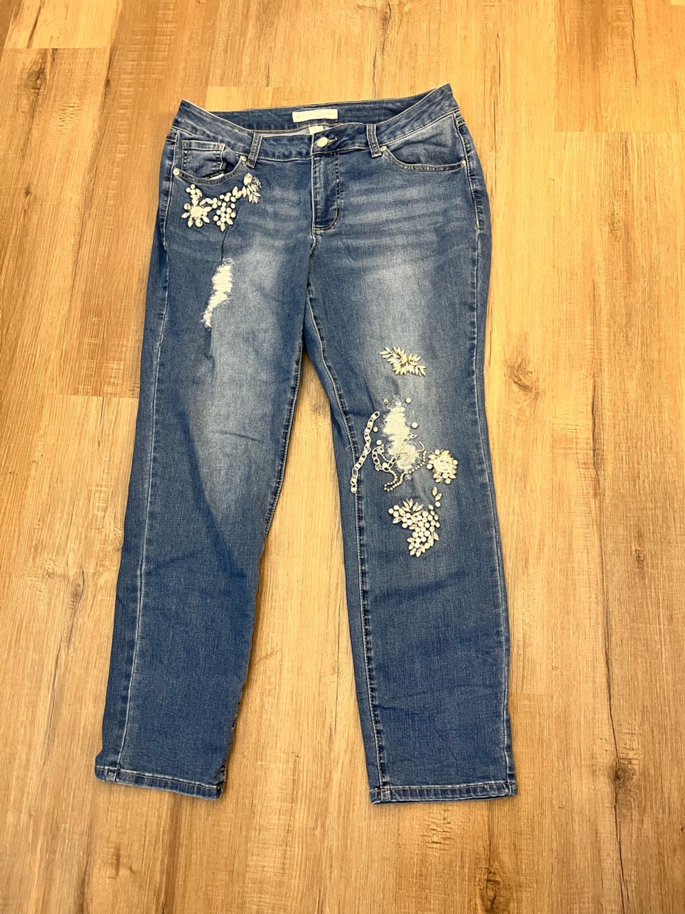 Women’s Blue Embroidered embellishment distressed Jeans mid rise size 14